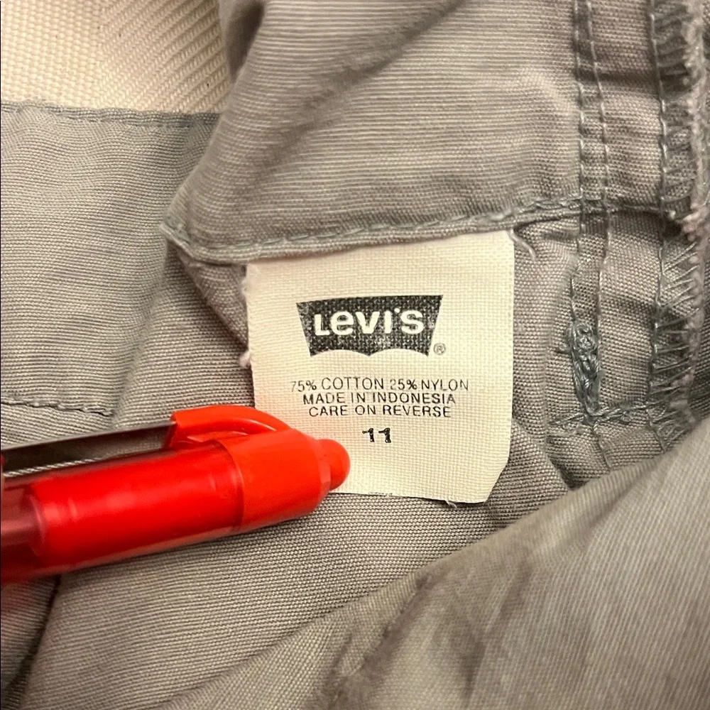 Levi's Classic Gray Pencil Skirt size 11